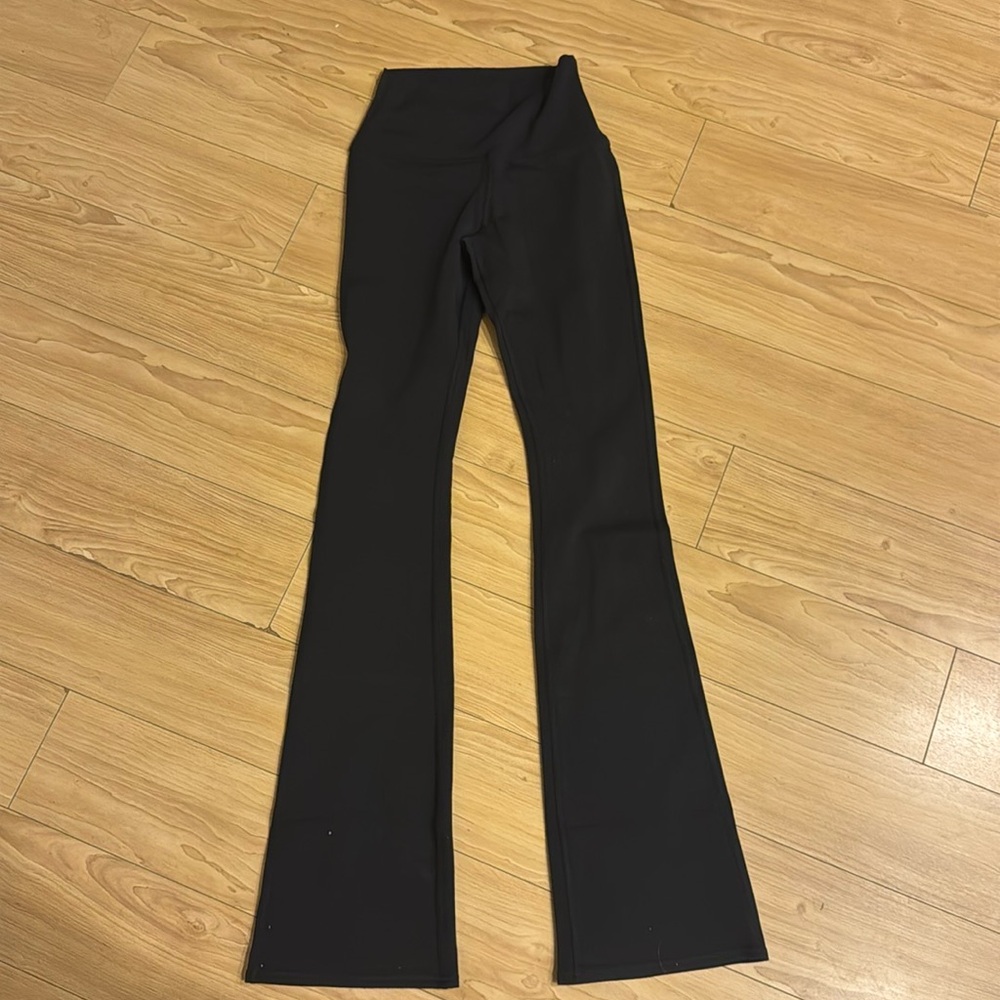 ALO Yoga Bootcut leggings